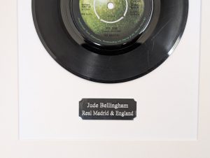 framed-beatles-hey-jude-bellingham-vinyl-single-plaque